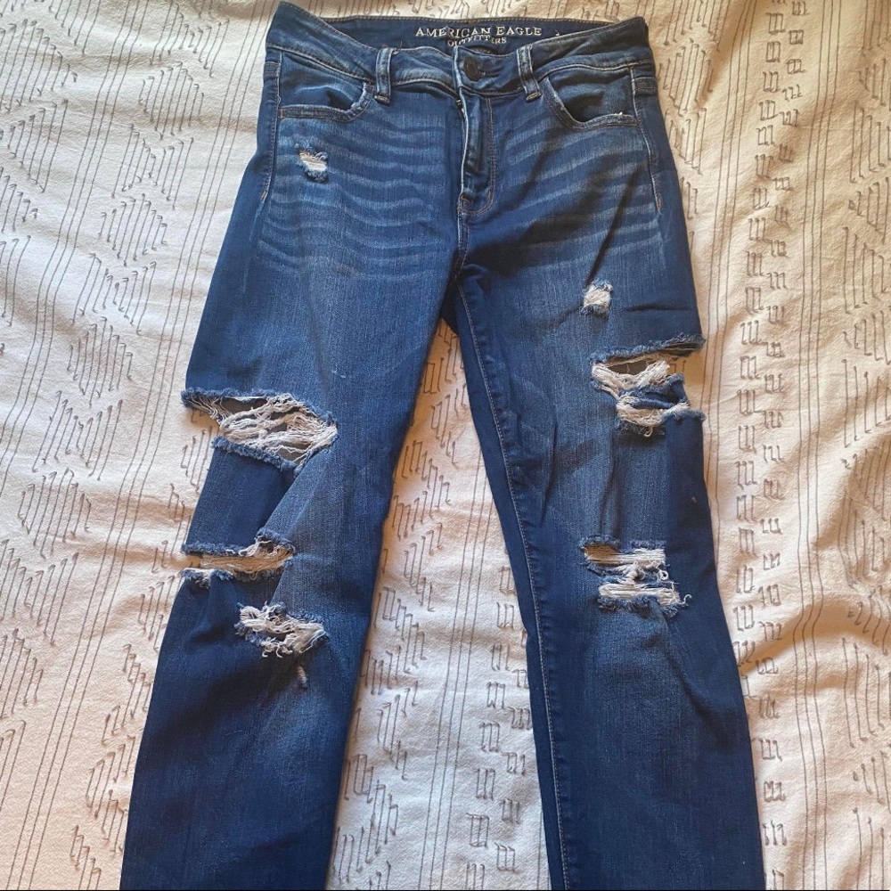 American Eagle outfitters ripped jeans